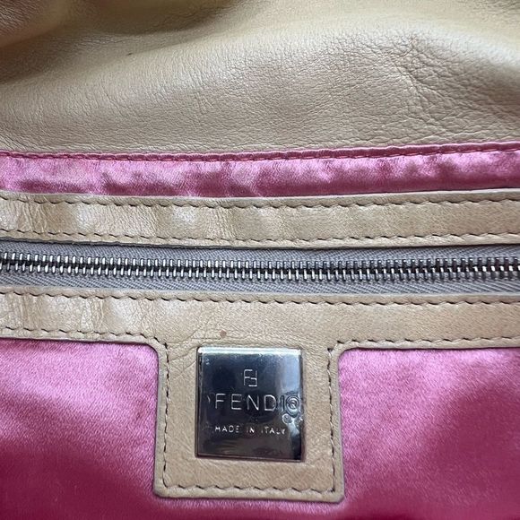 Fendi Leather Baguette - Picture 7 of 9